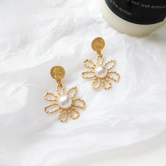 Myth X Dream Jewelry - 💙💕LAST ONE Sterling Faux Pearl Earrings